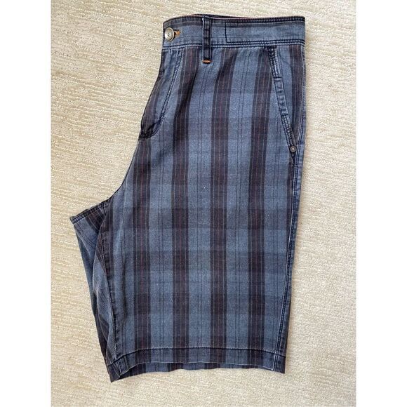 Tommy Bahama Other - Mens Tommy Bahama Blue & Black Plaid Shorts, Size 35